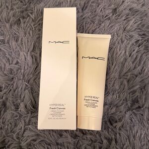 MAC Cosmetics Hyper Real Fresh Canvas Cream-to-Foam Cleanser